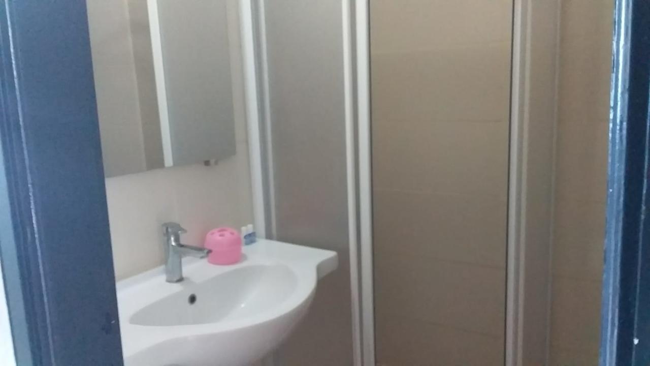 Hotel Leon Foça Ngoại thất bức ảnh